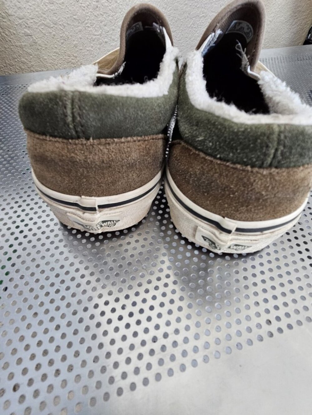 Vans Sherpa Lined Suede Loafers Shoes Casual Tan Green Men's 8 Women's 9.5 - Picture 4 of 7